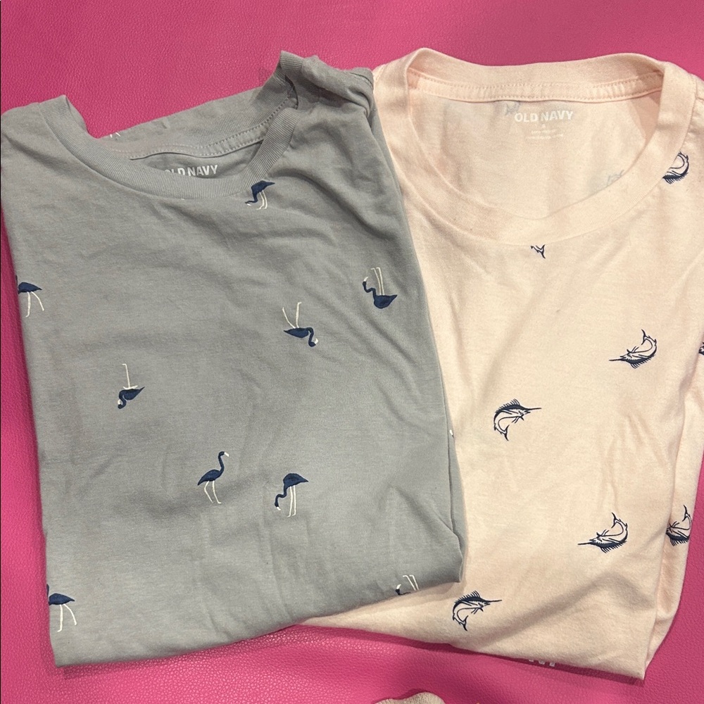 Old Navy Gray and Cream Bird Print Tees